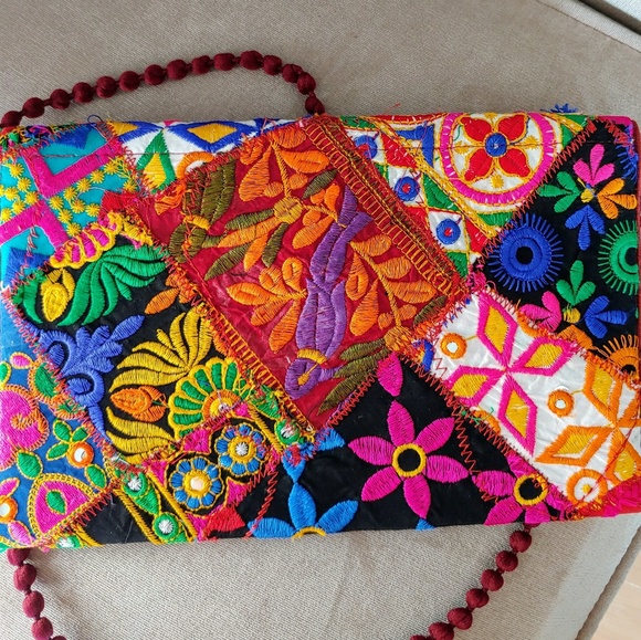 Boho embroidered crossbody bag - Picture 6 of 8